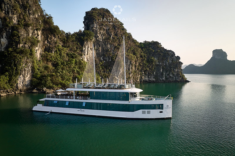 JADE SAILS HA LONG BAY– LAN HA BAY