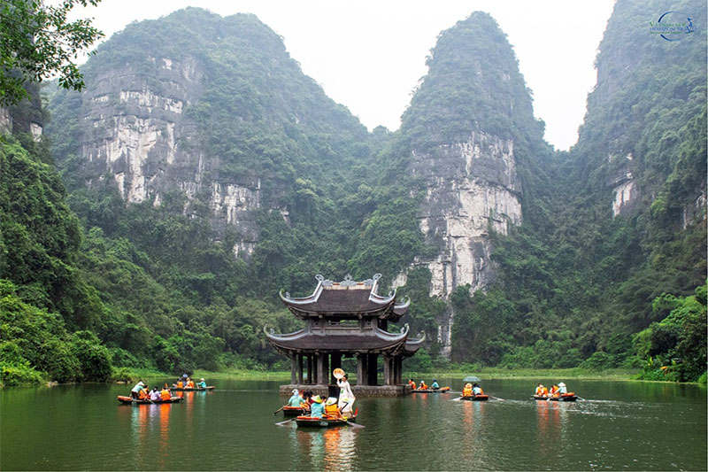 HOA LU - TRANG AN - MUA CAVE 