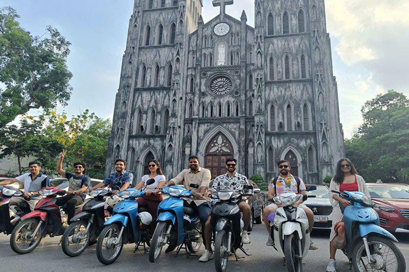 HANOI MOTORBIKE FOOD TOUR